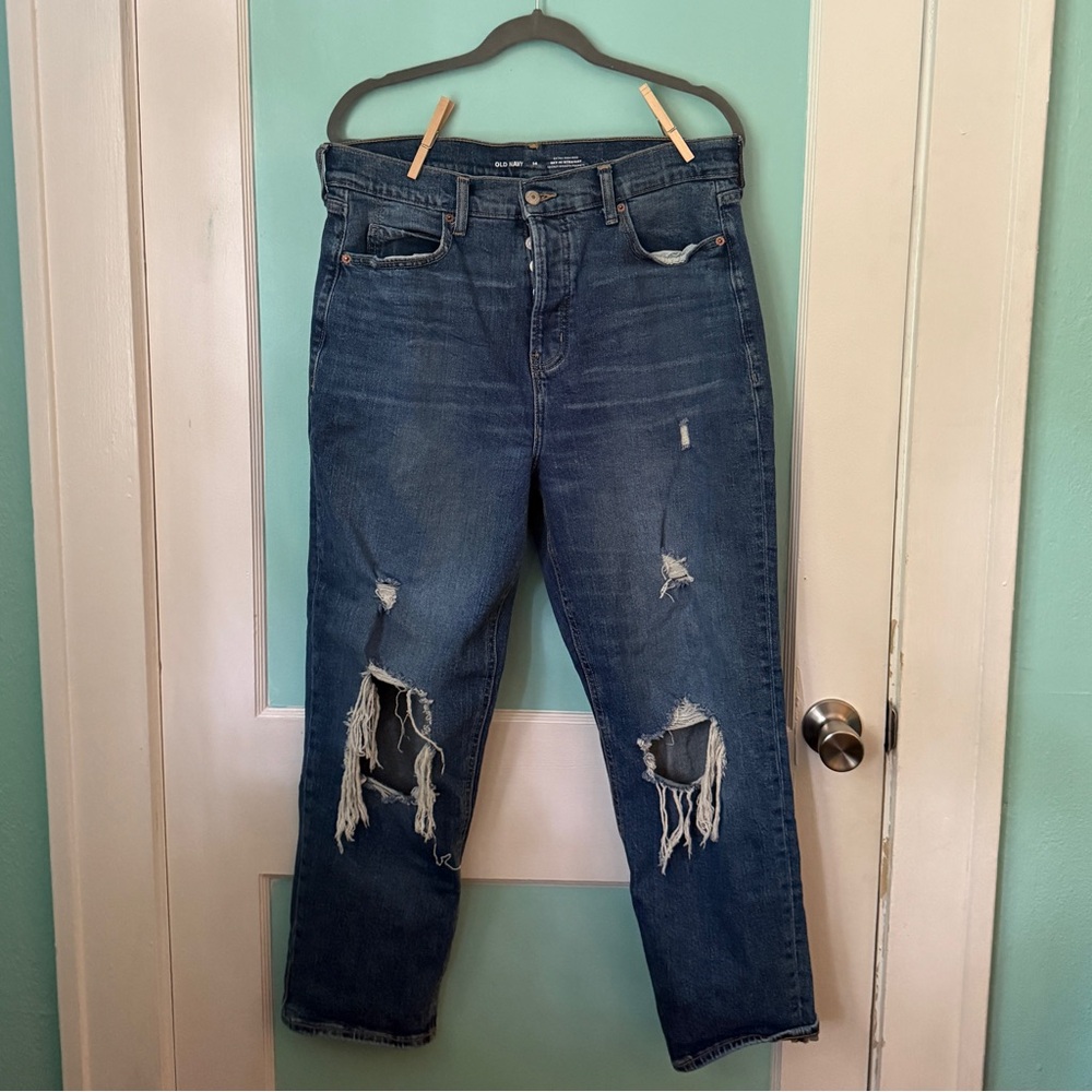 Distressed Straight Leg Jeans